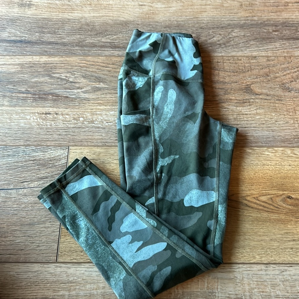 THE NORTH FACE Motivation High Rise Athletic‎ Leggings Camouflage Size M